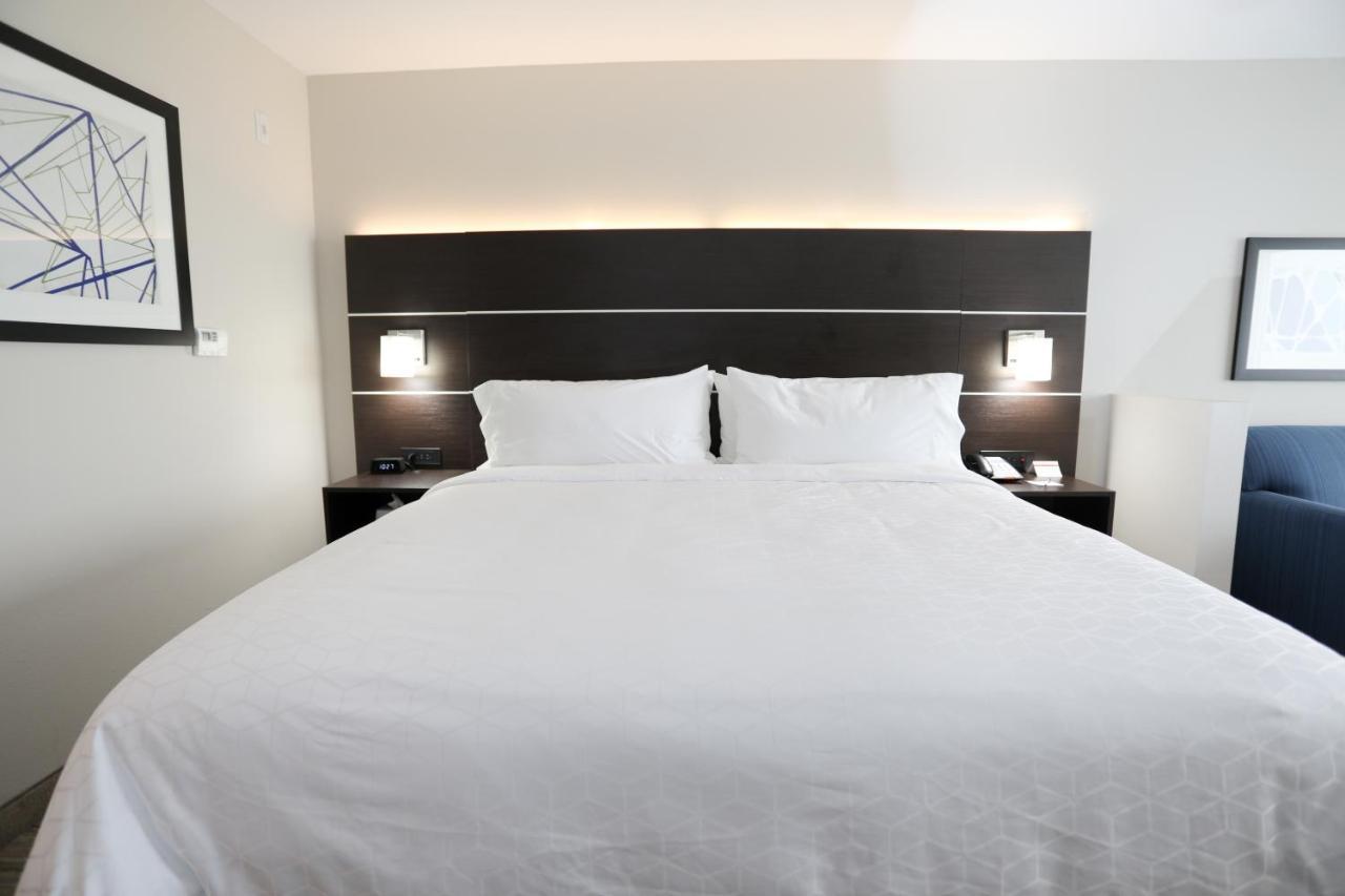 Express & - By Ihg